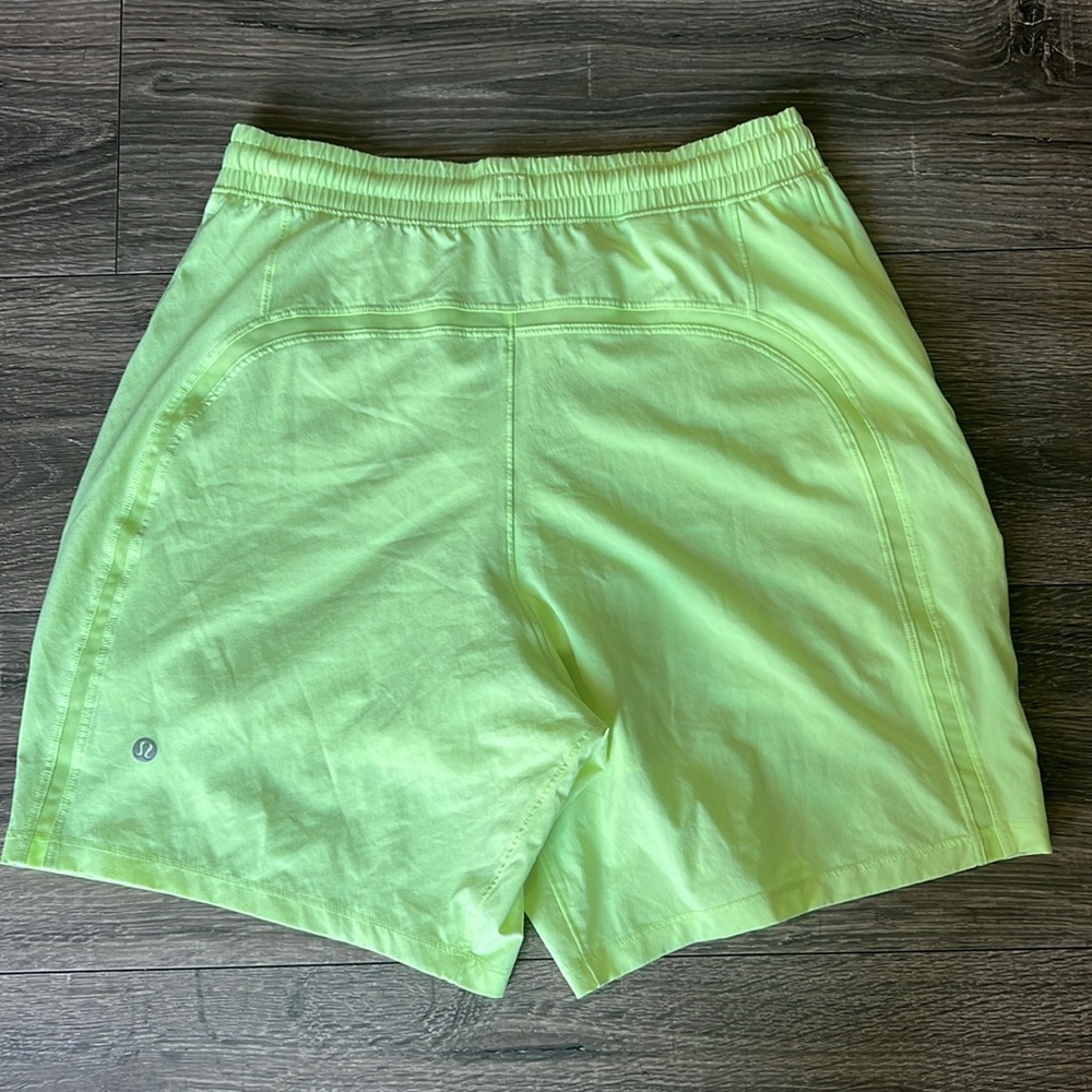 Lululemon Mens Pace Breaker shorts 7 inch inseam